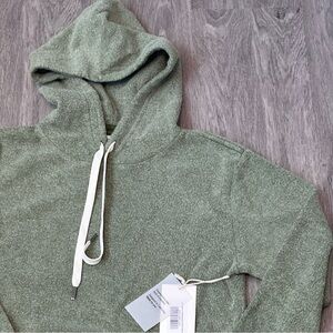 feat | Unisex ‘Iguana’ Green Blanket Blend™️ Super Soft Hoodie | Size XS- NWT!